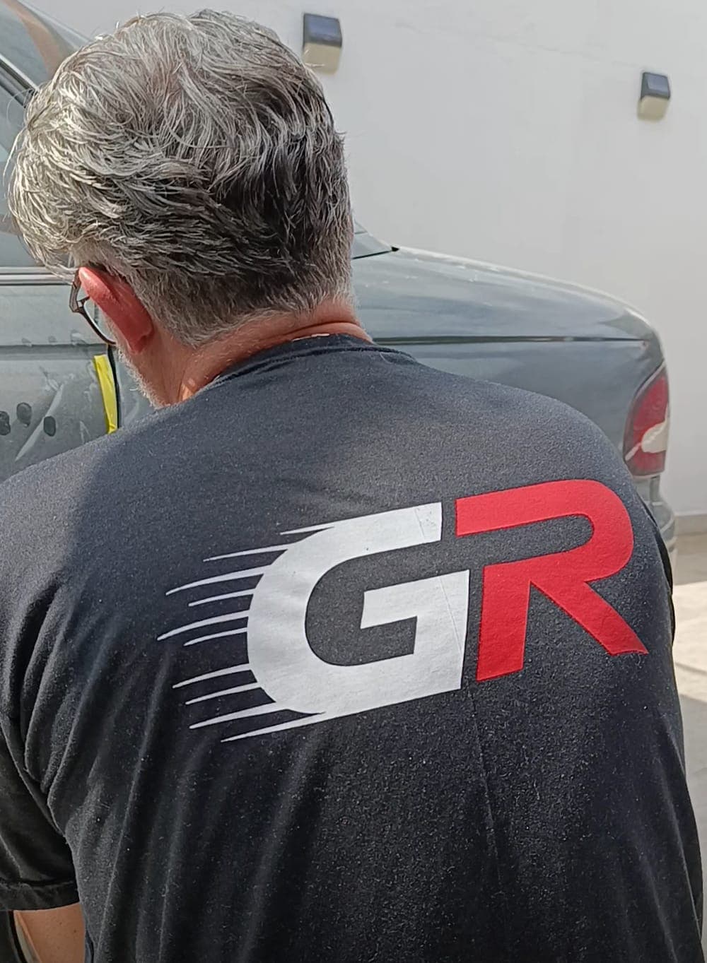 Profissional da Estética Automotiva Gezi Rosa em Pinhais - PR